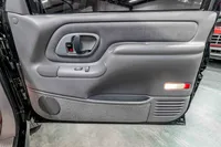  1996-GMC-Yukon-Black-521711-47.jpg